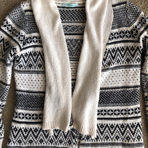Maurices patterned cardigan w/ gold stitching - Picture 3 of 4